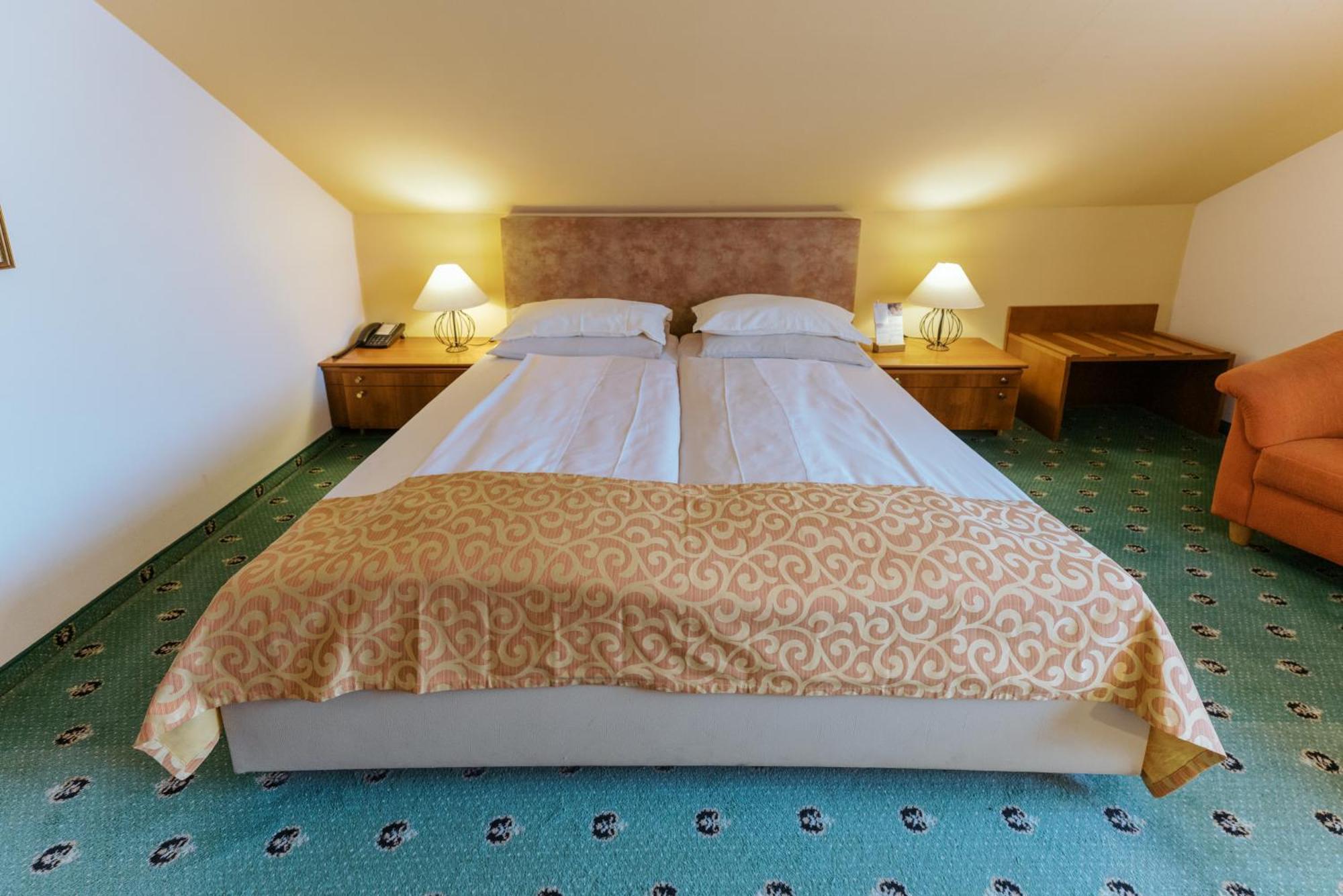 Hotel Garten-hotel Ochensberger 4*